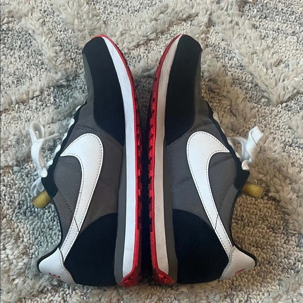 Nike Boys Black and Gray Sneakers with White Laces